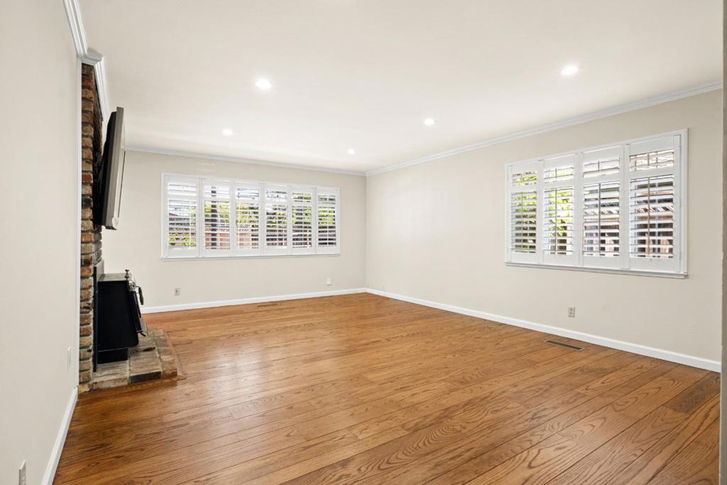 5525 Amby Drive Property Photo 12