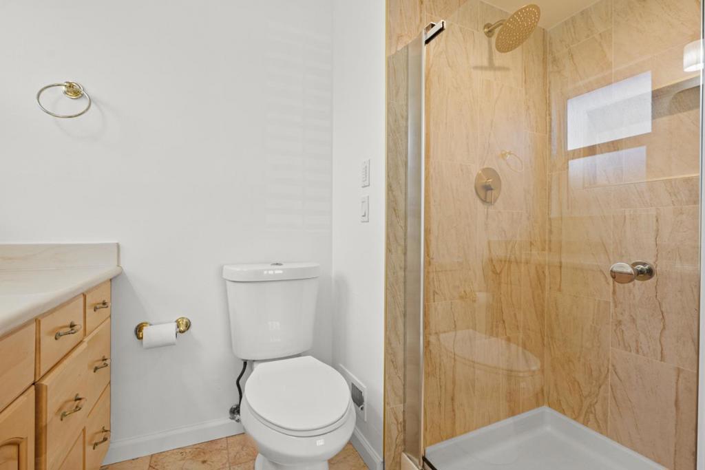 5525 Amby Drive Property Photo 16