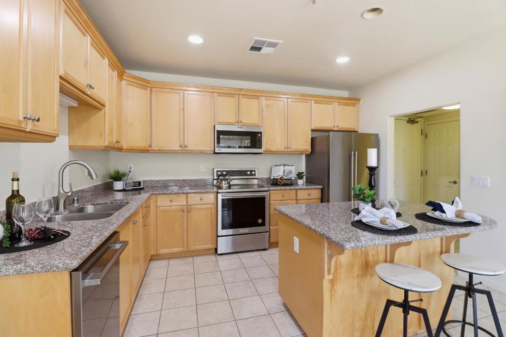 88 N Jackson Avenue 403 Property Photo 13