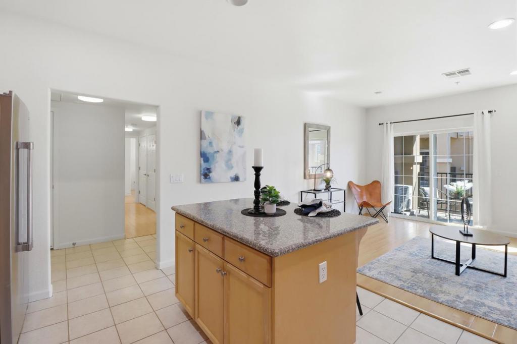 88 N Jackson Avenue 403 Property Photo 15