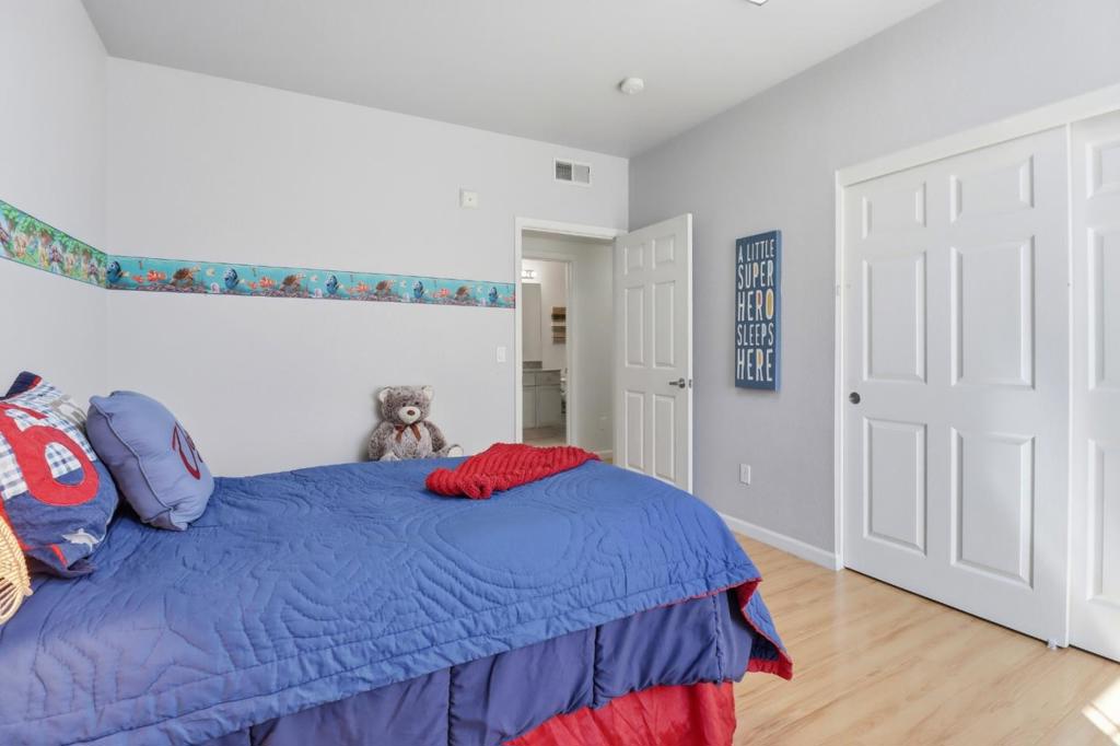 88 N Jackson Avenue 403 Property Photo 17