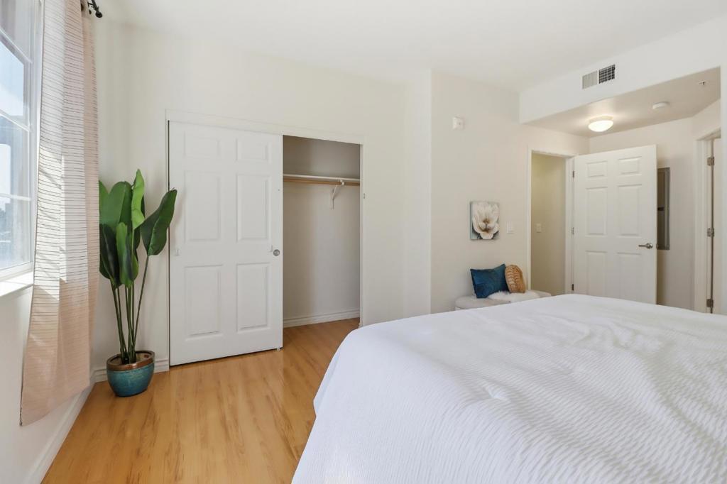 88 N Jackson Avenue 403 Property Photo 19