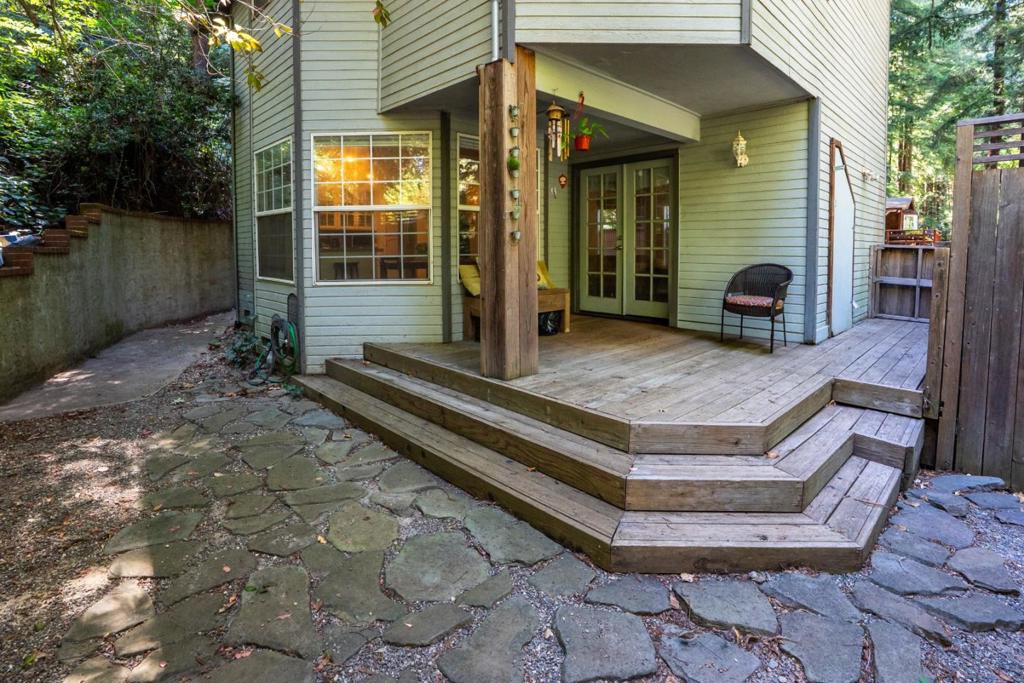 110 Azalea Way Property Photo 21