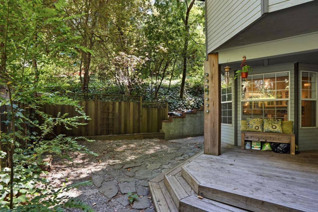 110 Azalea Way Property Photo 22
