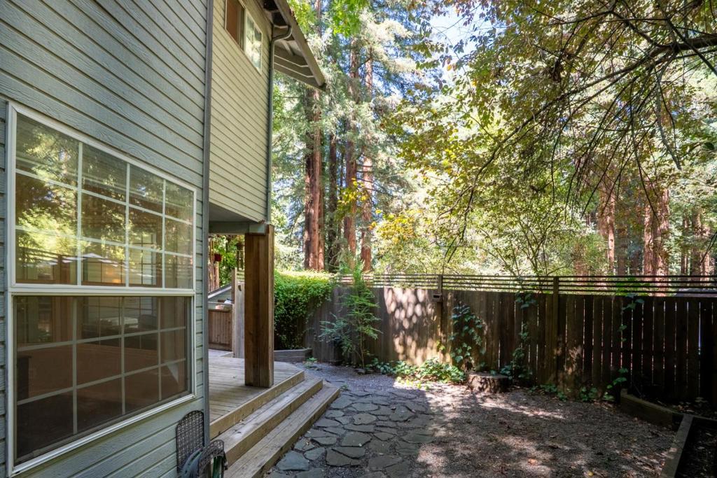 110 Azalea Way Property Photo 23