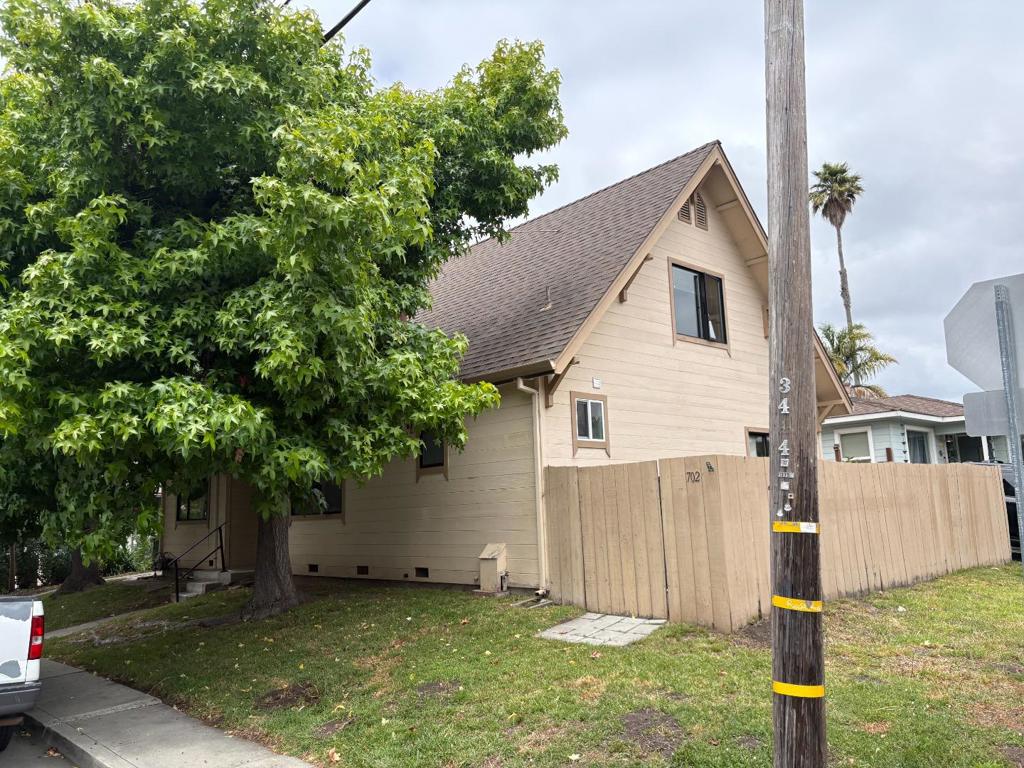 702 Beverly Avenue Property Photo 7