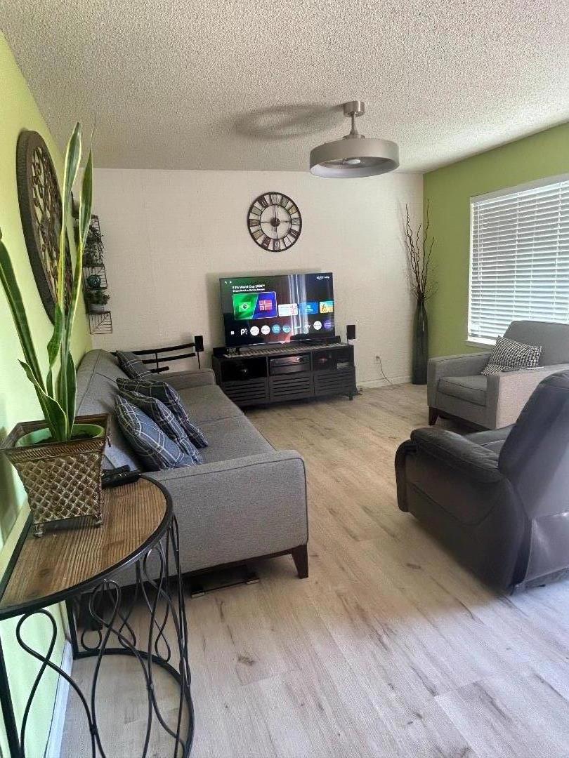 7807 19th Street Property Photo 3