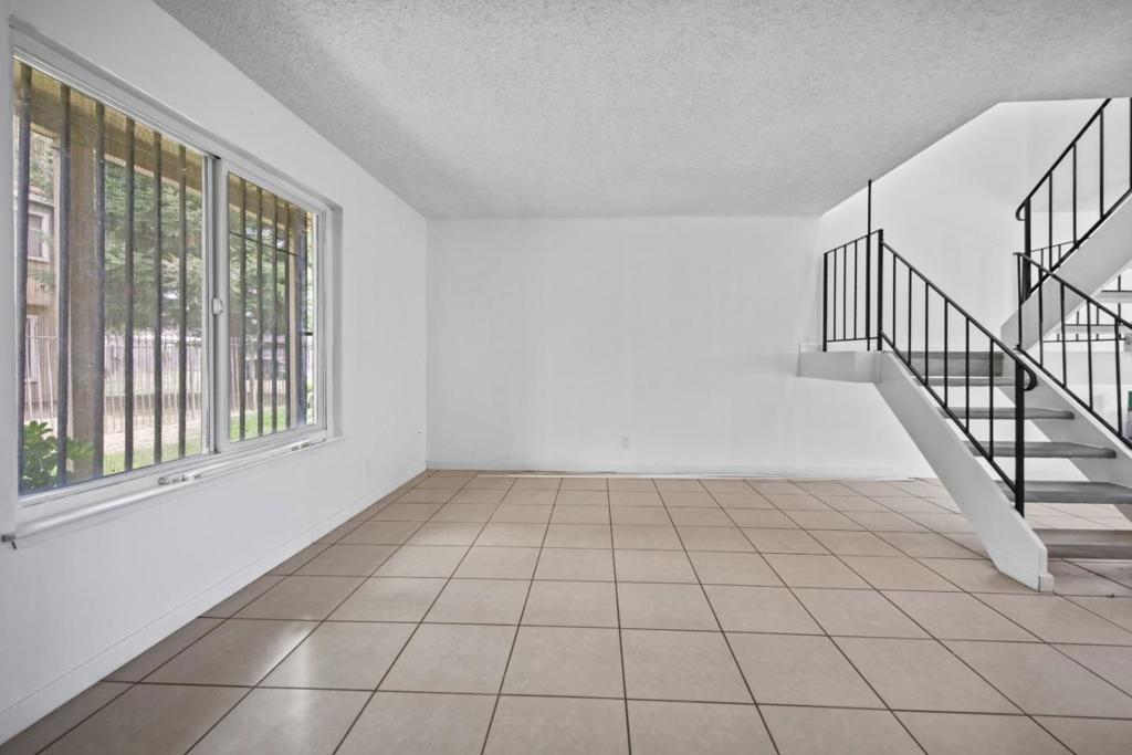 540 Salem Way Property Photo 3