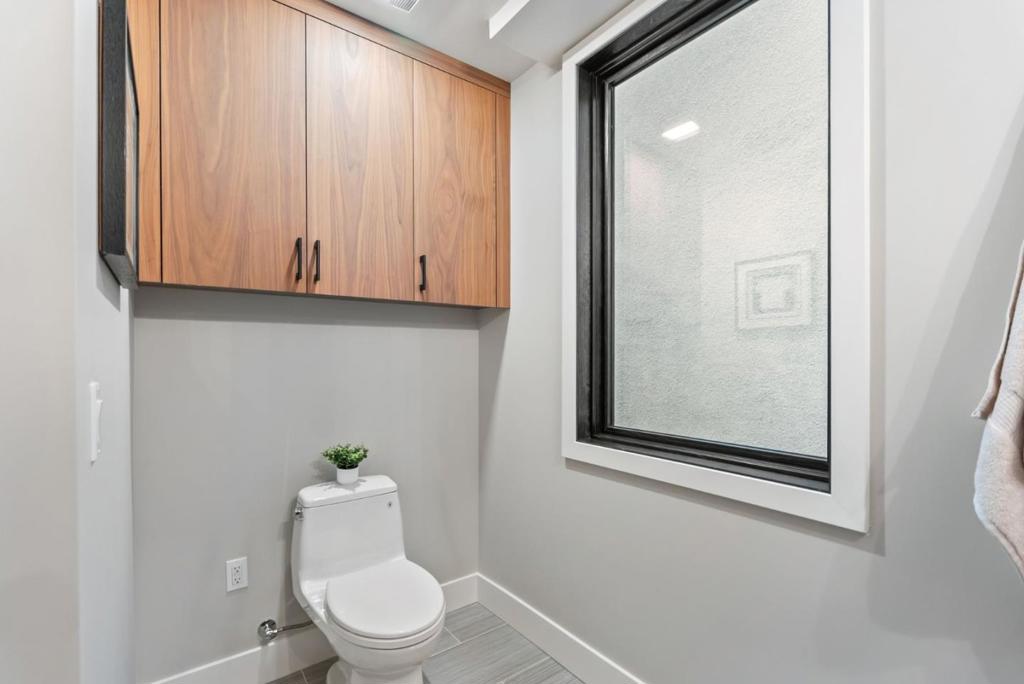 221 Hope Street Property Photo 31