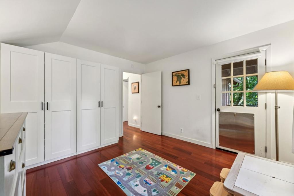 252 Blakewood Way Property Photo 21