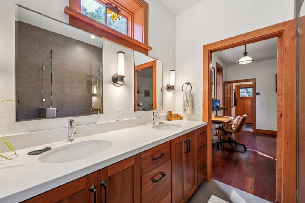 252 Blakewood Way Property Photo 43