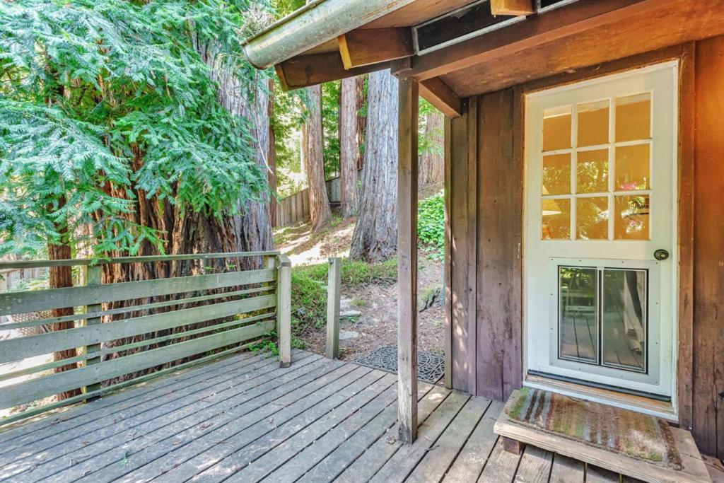252 Blakewood Way Property Photo 49
