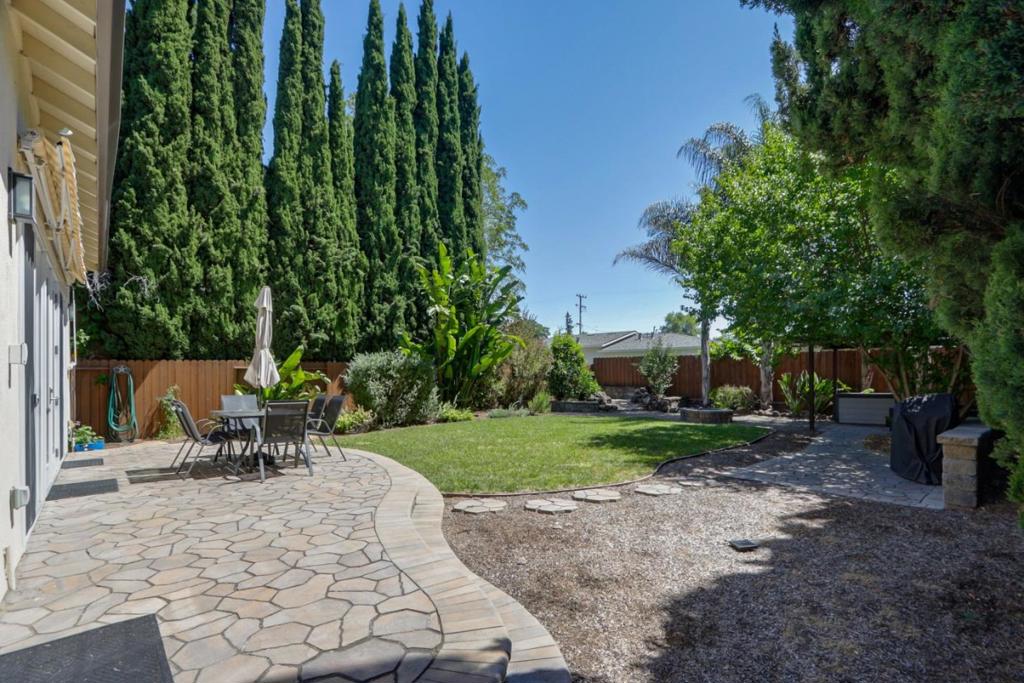 52 Murray Court Property Photo 37