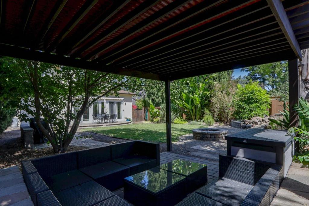 52 Murray Court Property Photo 39