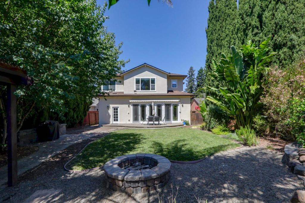 52 Murray Court Property Photo 40