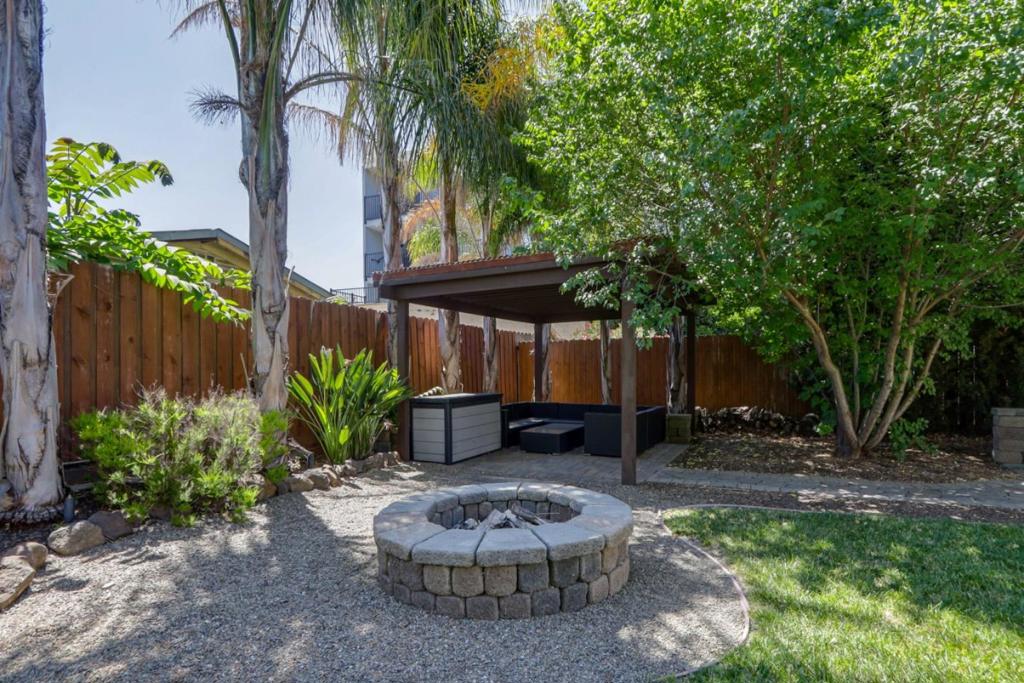 52 Murray Court Property Photo 41