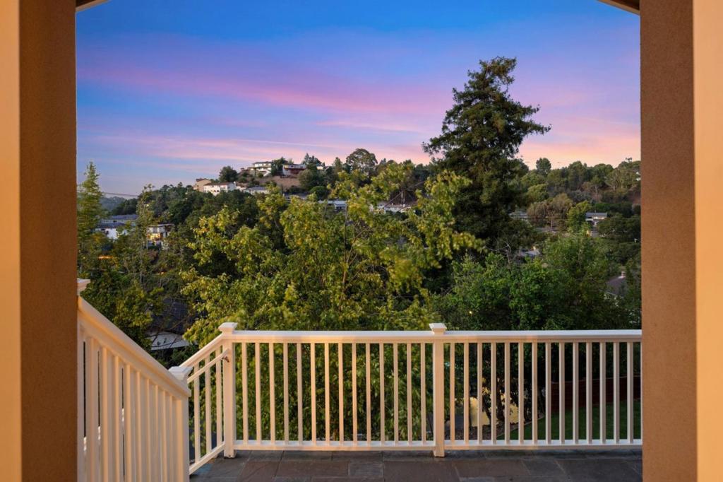 103 Winding Way Property Photo 4