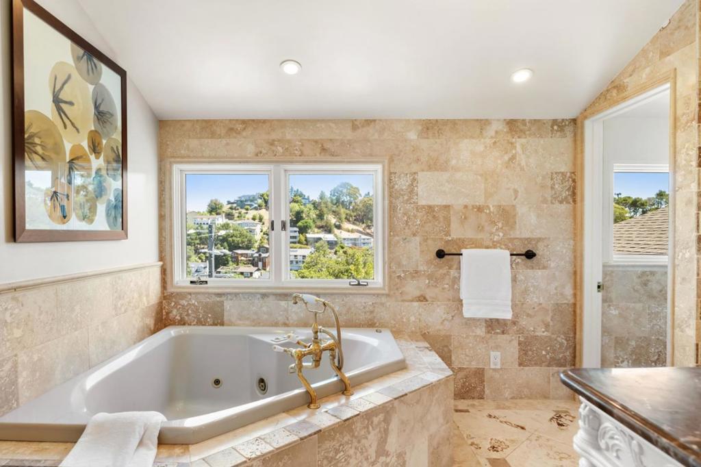103 Winding Way Property Photo 23