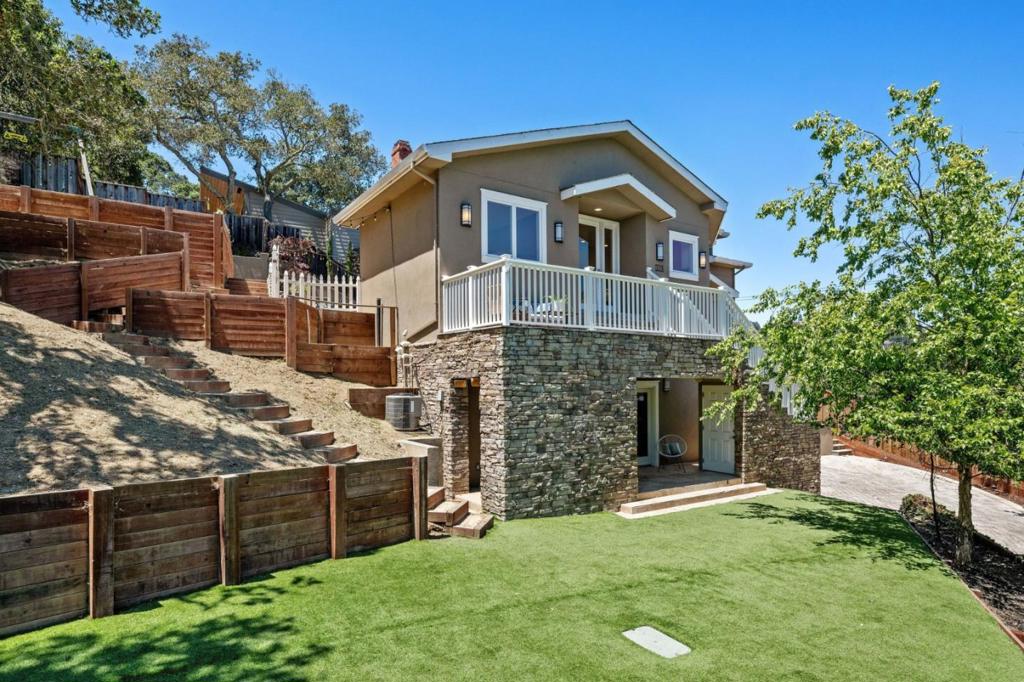 103 Winding Way Property Photo 37