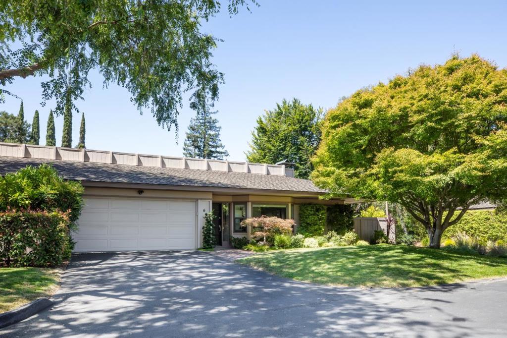 6 Bay Tree Property Photo