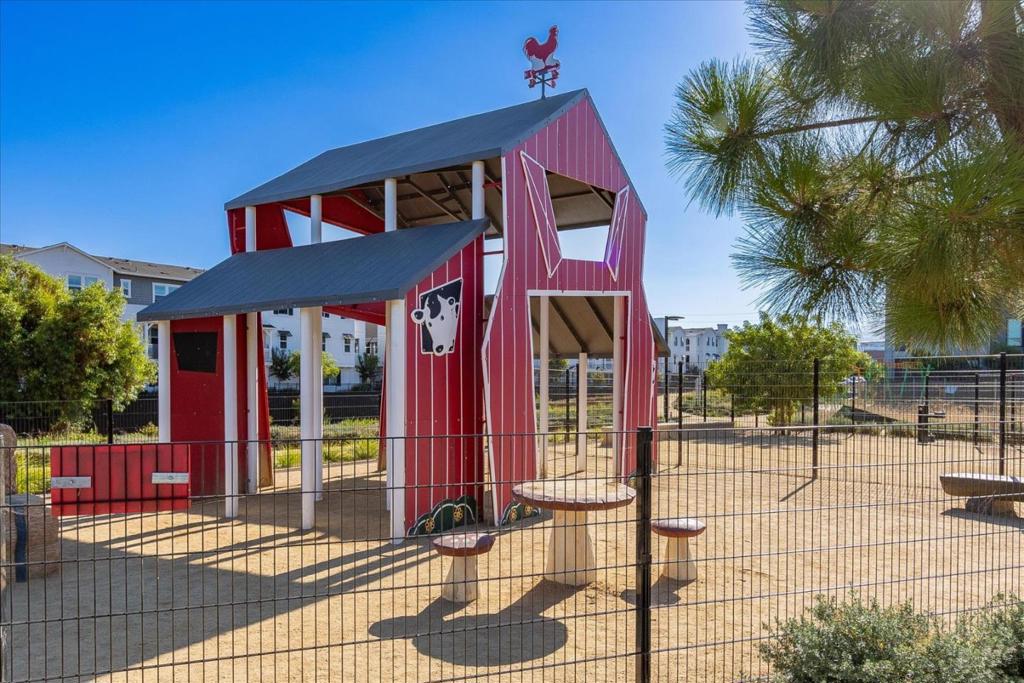 1427 Lavender Loop Property Photo 46