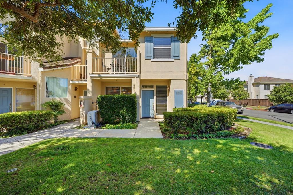 513 Manhattan Place Property Photo 1