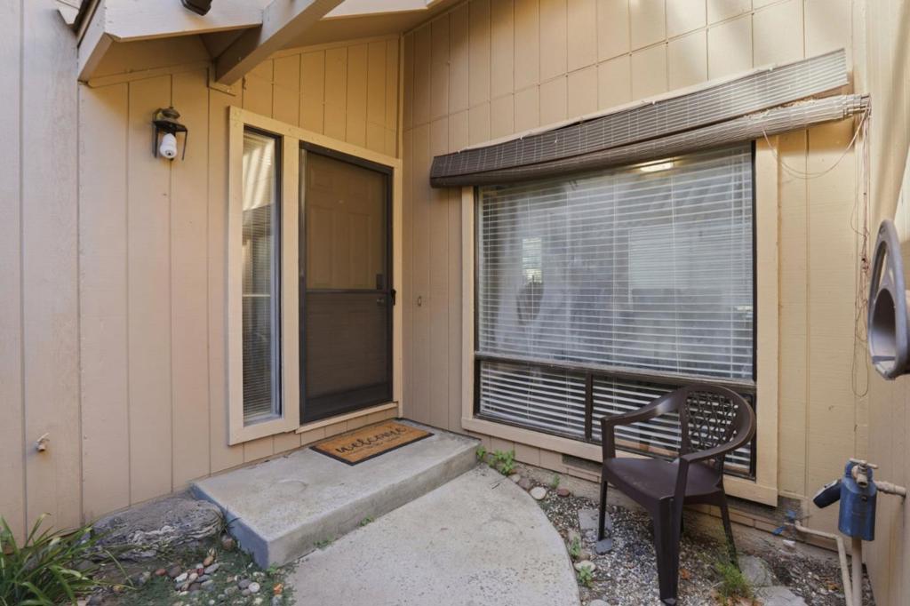2101 Darnis Circle Property Photo 5