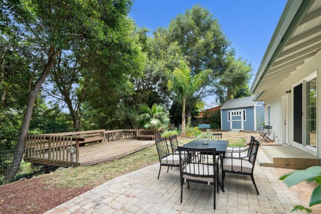 112 Siesta Court Property Photo 35