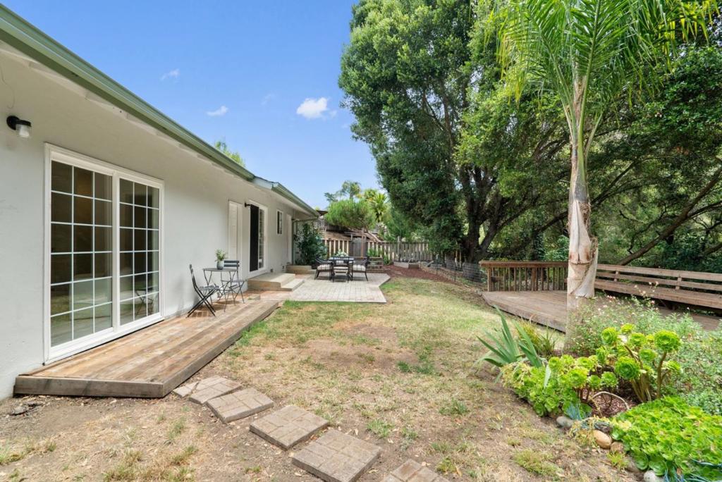 112 Siesta Court Property Photo 36