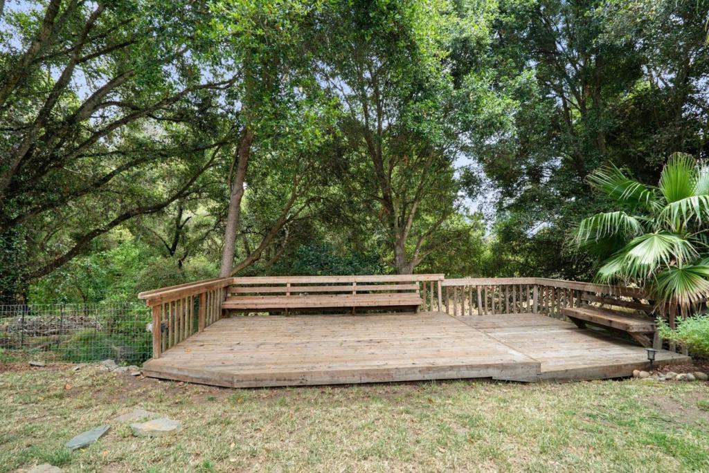 112 Siesta Court Property Photo 38