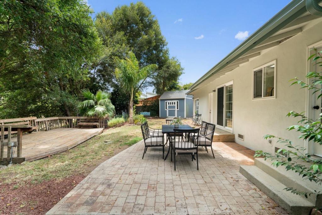 112 Siesta Court Property Photo 40