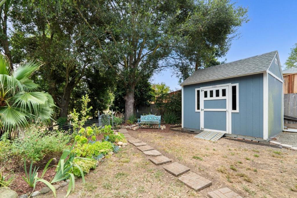 112 Siesta Court Property Photo 42