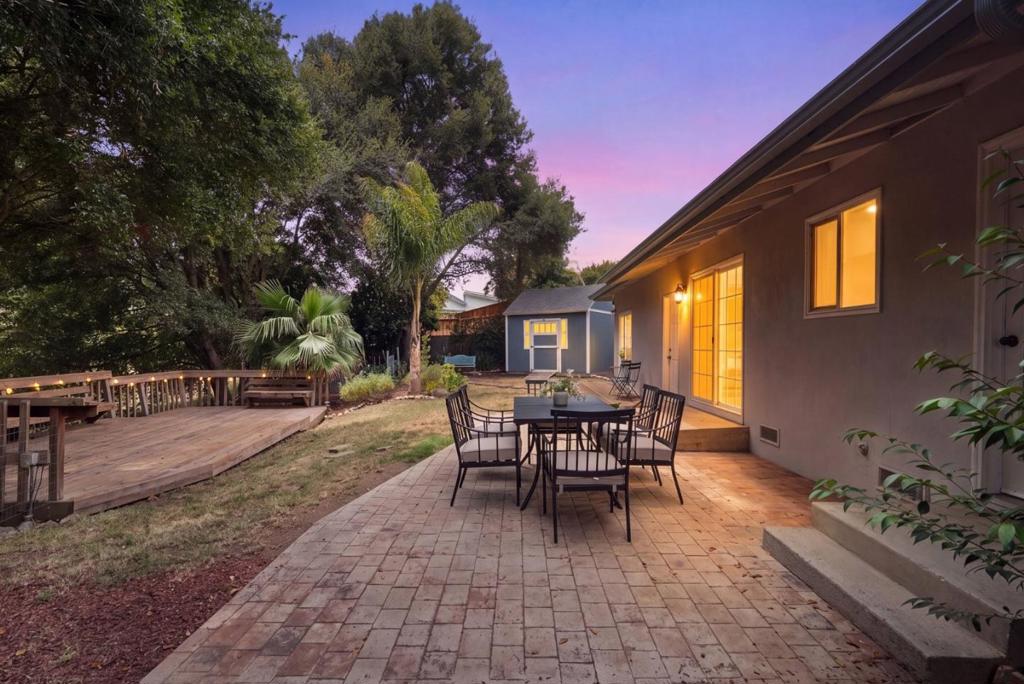 112 Siesta Court Property Photo 44