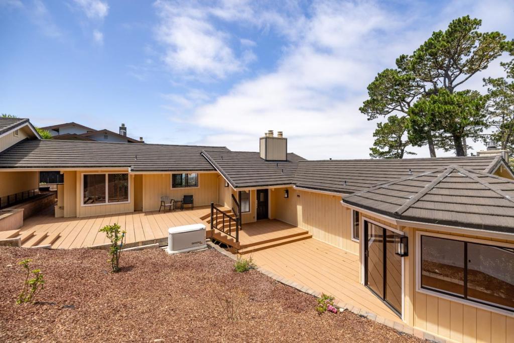 25000 Pine Hills Drive Property Photo 2