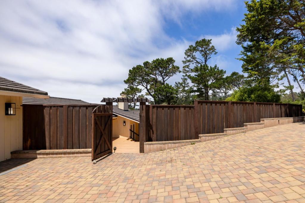 25000 Pine Hills Drive Property Photo 64
