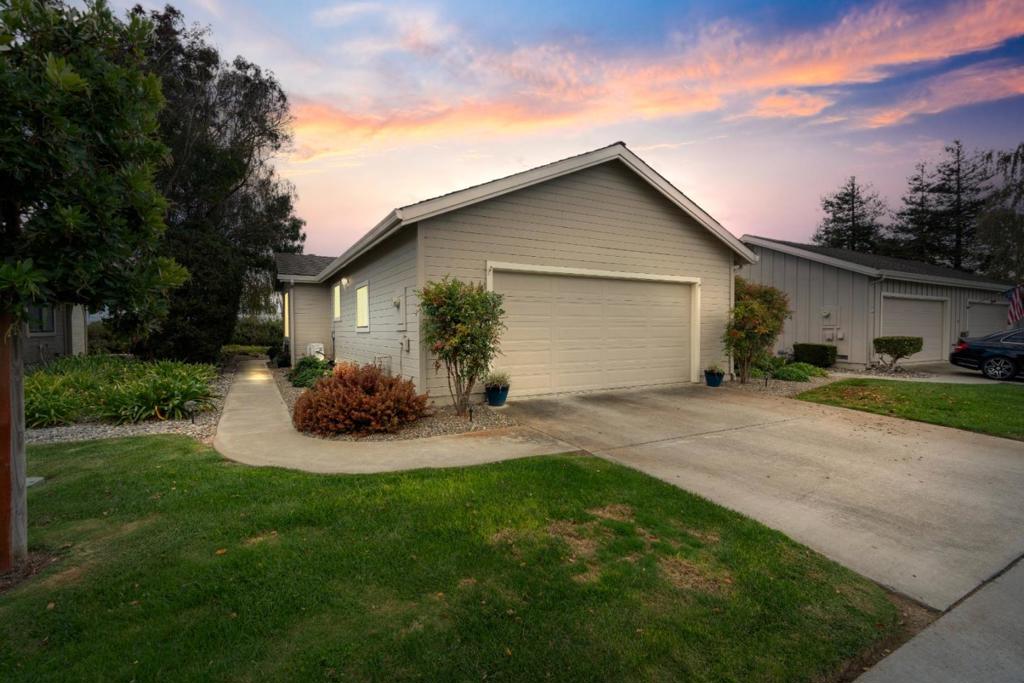 729 Helen Drive Property Photo 1