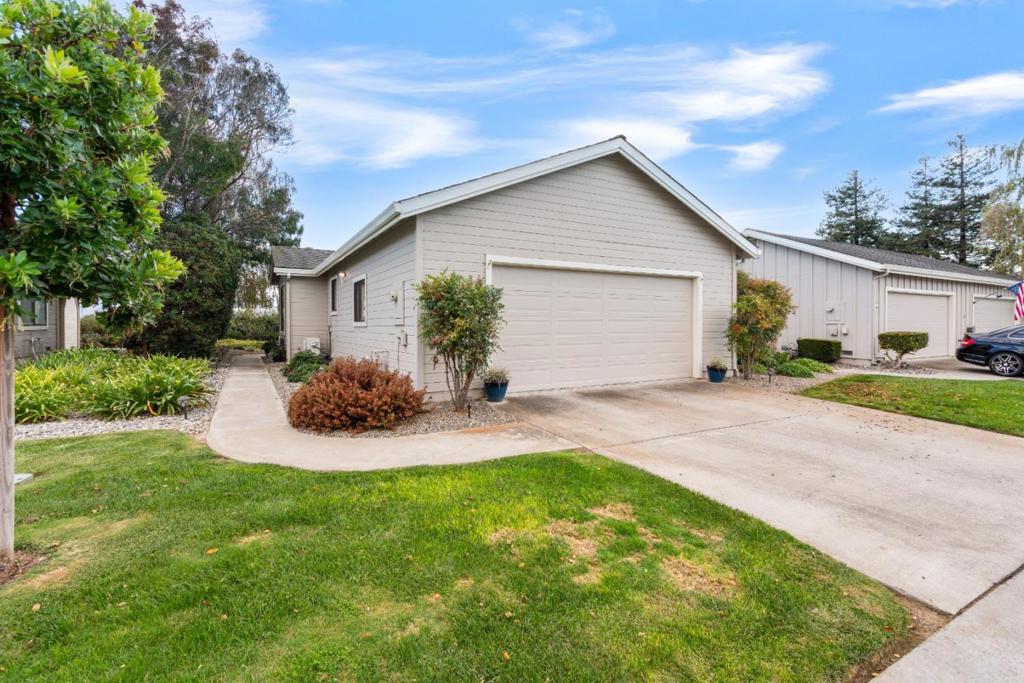 729 Helen Drive Property Photo 2