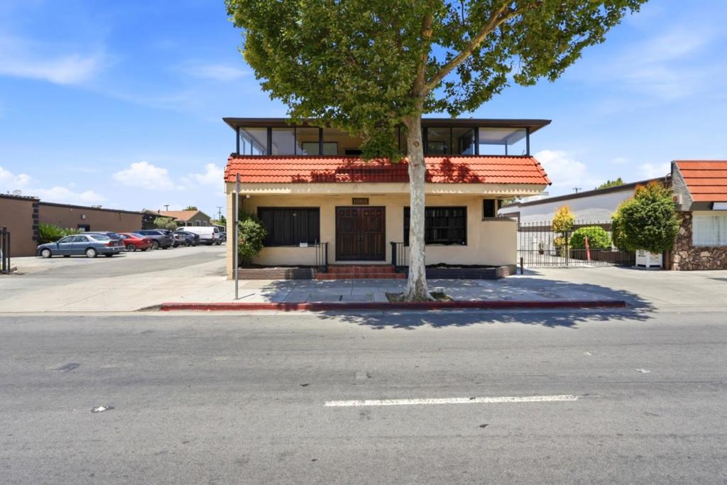 1565 Alum Rock Avenue Property Photo 1