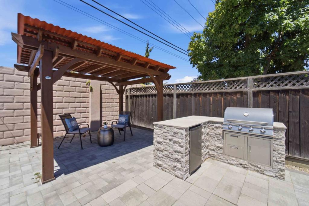 871 Clyde Avenue Property Photo 32