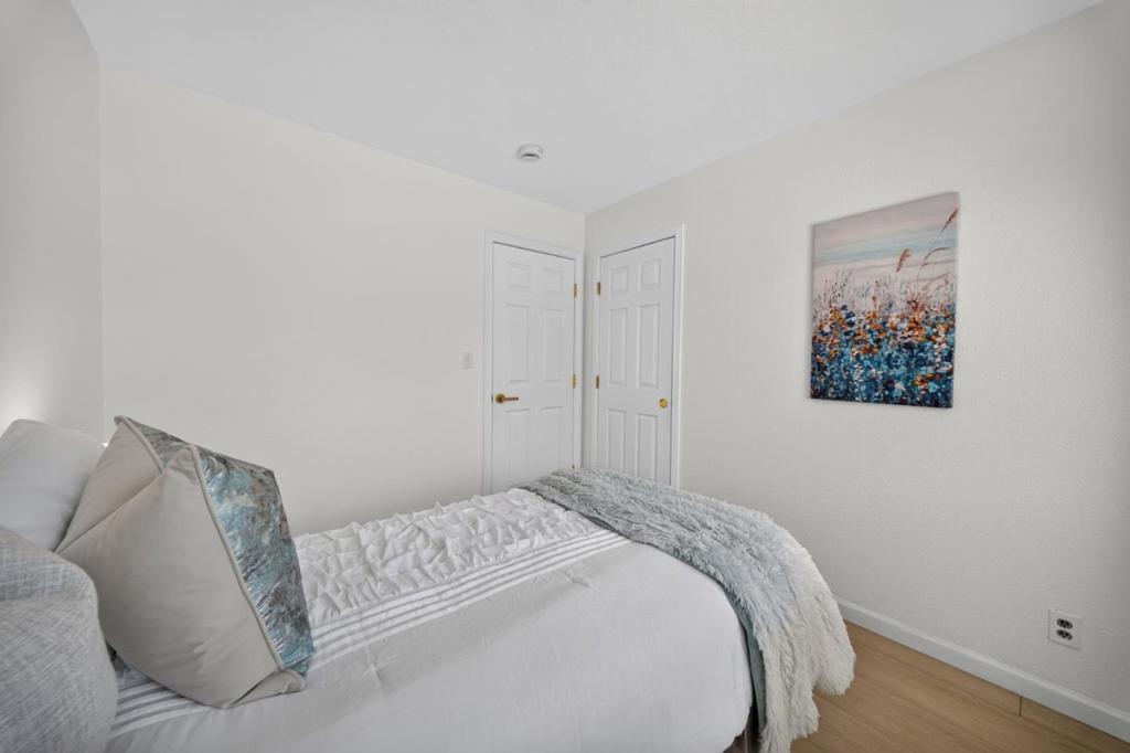 1892 Macduee Way Property Photo 20