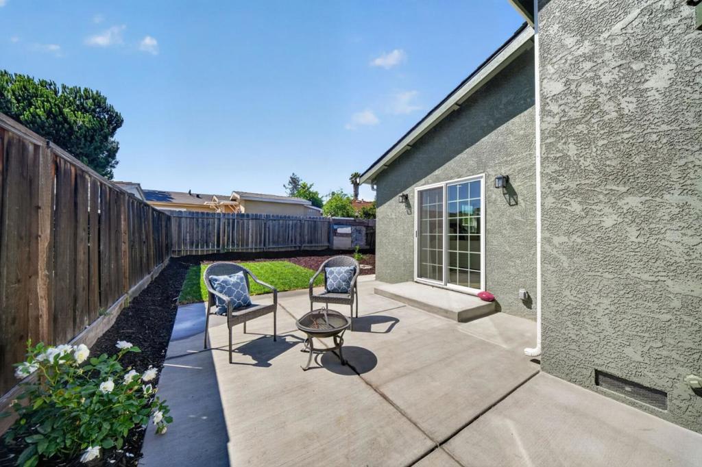 1892 Macduee Way Property Photo 28