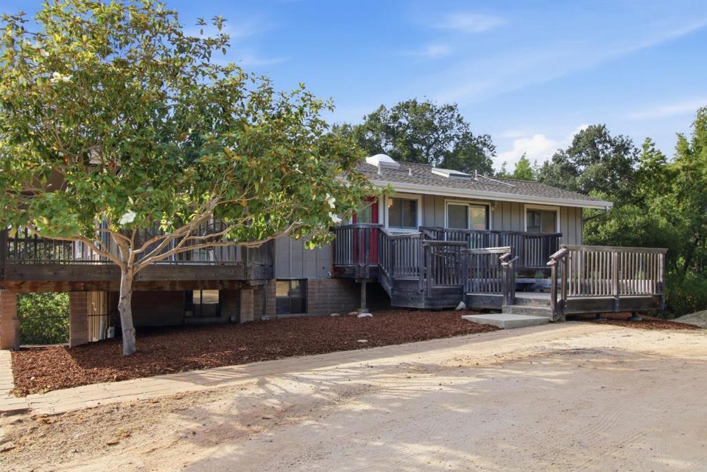 18 Middle Canyon Way B Property Photo 4