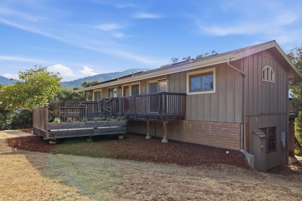 18 Middle Canyon Way B Property Photo 5