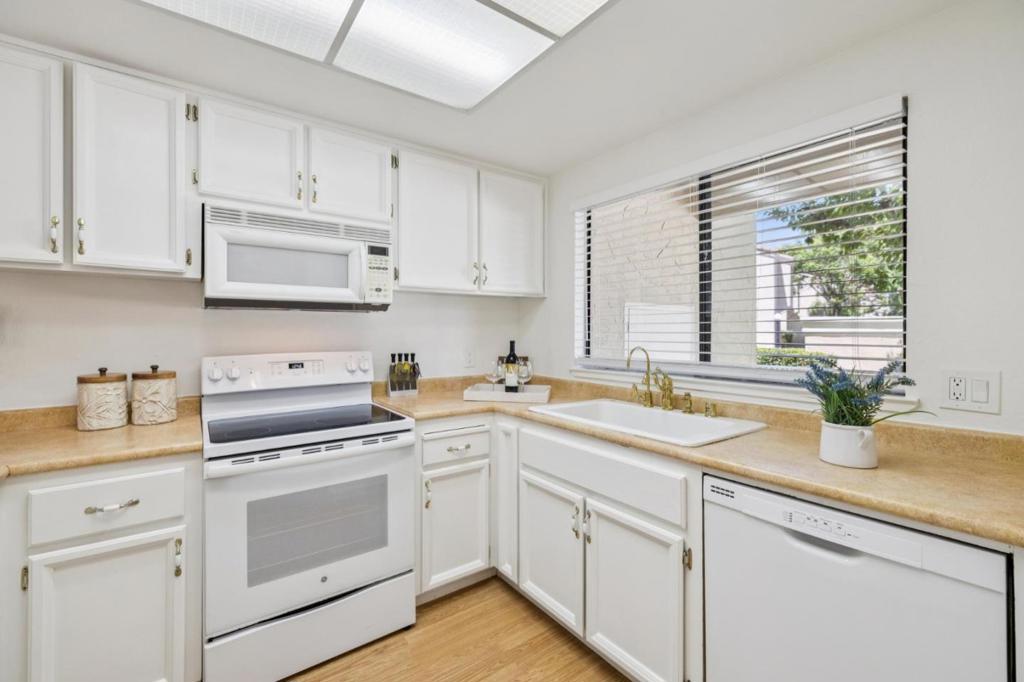 260 W Dunne Avenue 39 Property Photo 15