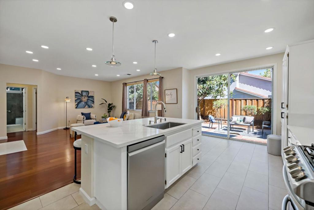 3249 Esperanza Court Property Photo 18