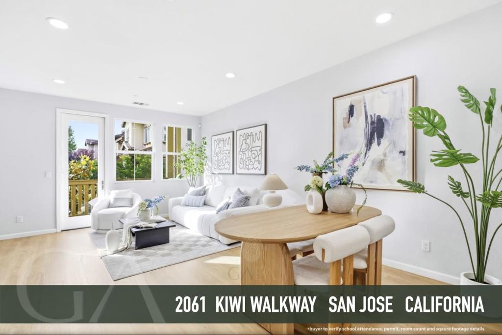 2061 Kiwi Walkway Property Photo 1