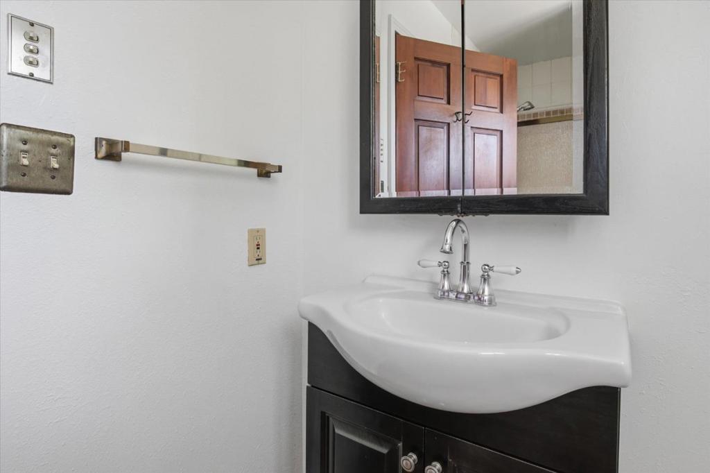 353 West Court Property Photo 8