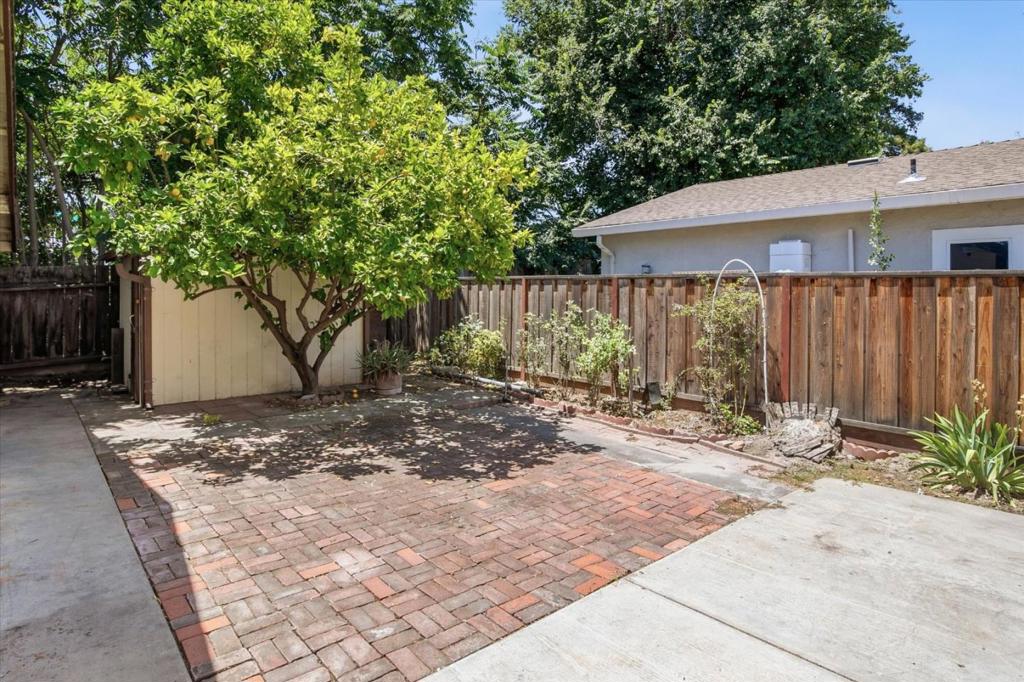353 West Court Property Photo 12