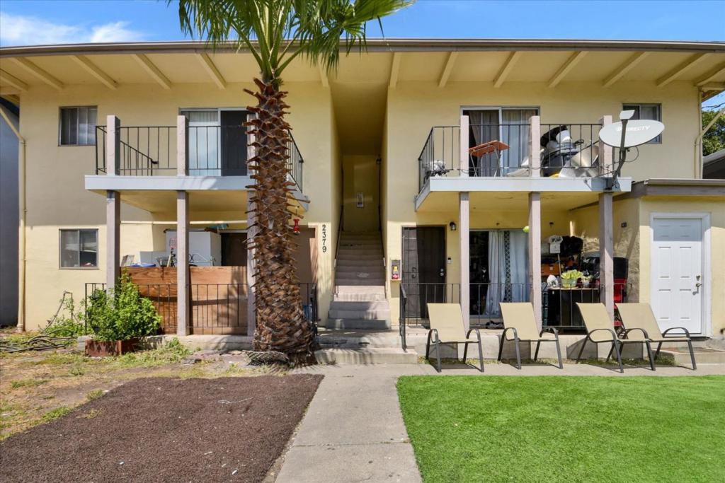 2379 Galway Court Property Photo 2