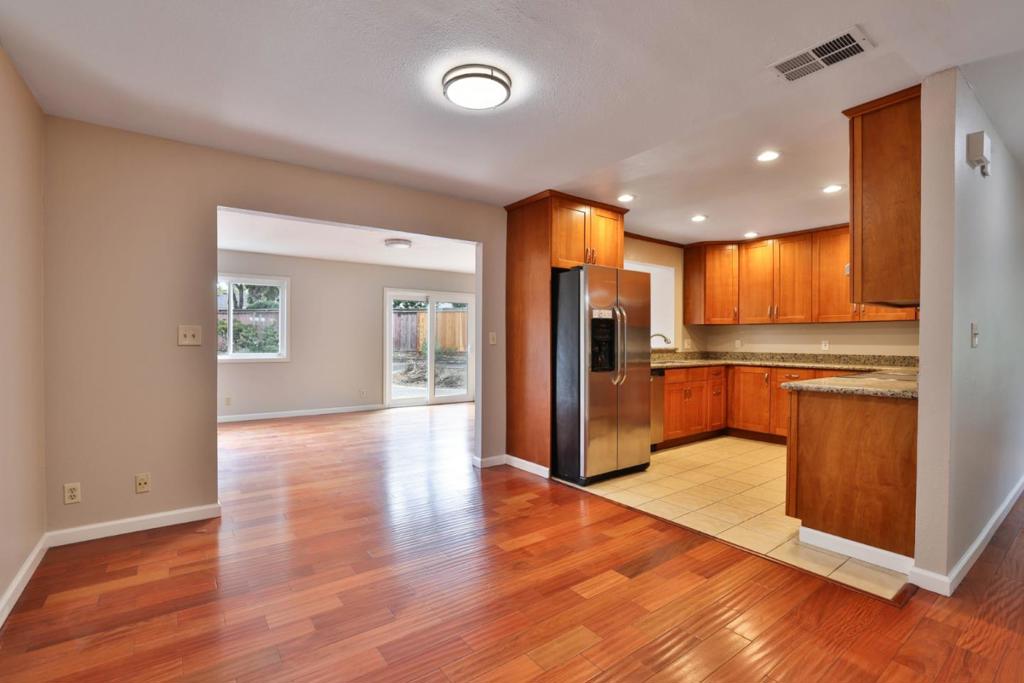1352 Cutforth Court Property Photo 11